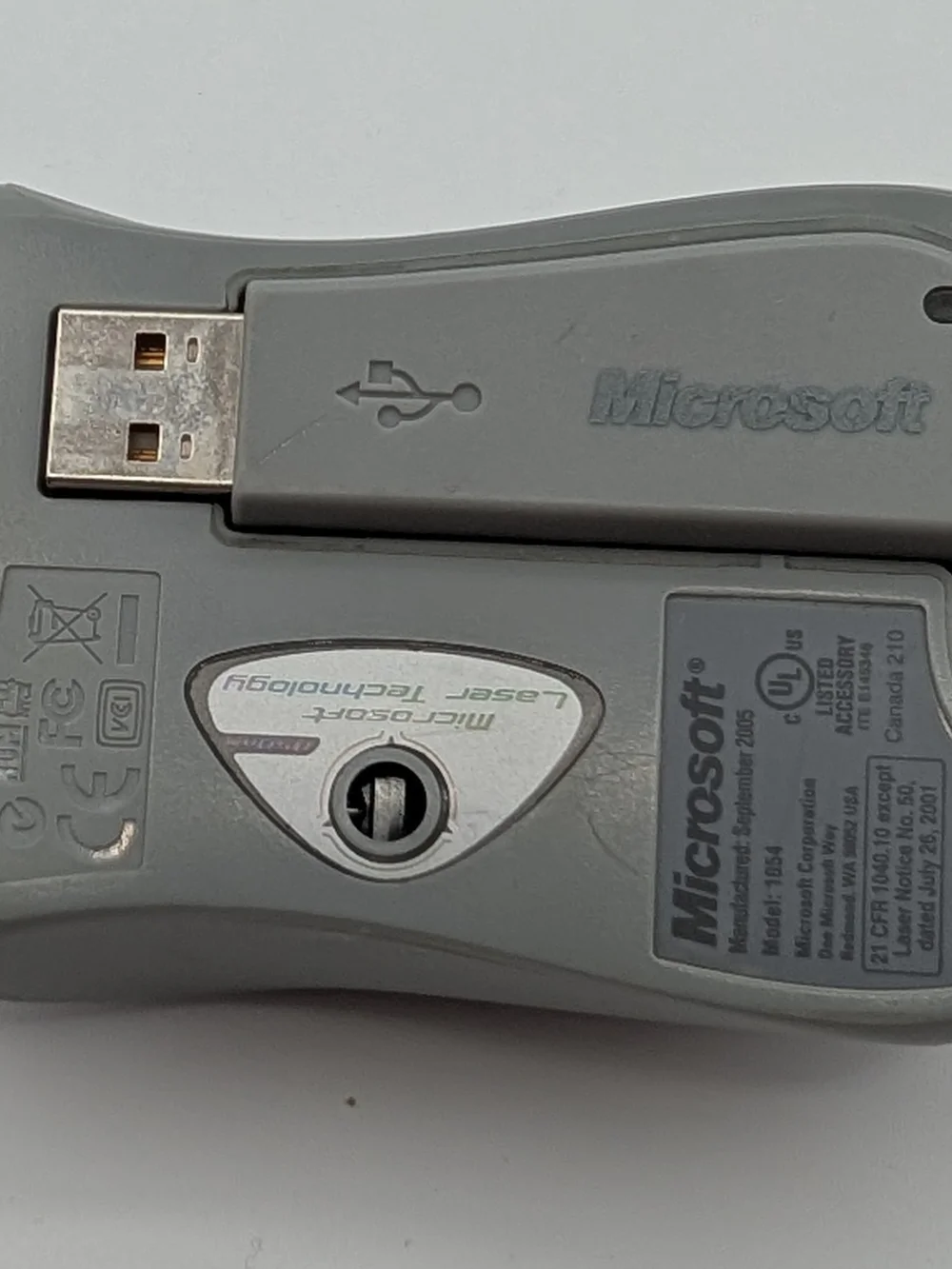 Microsoft Silver Wireless Optical Mouse - Ambidextrous Design